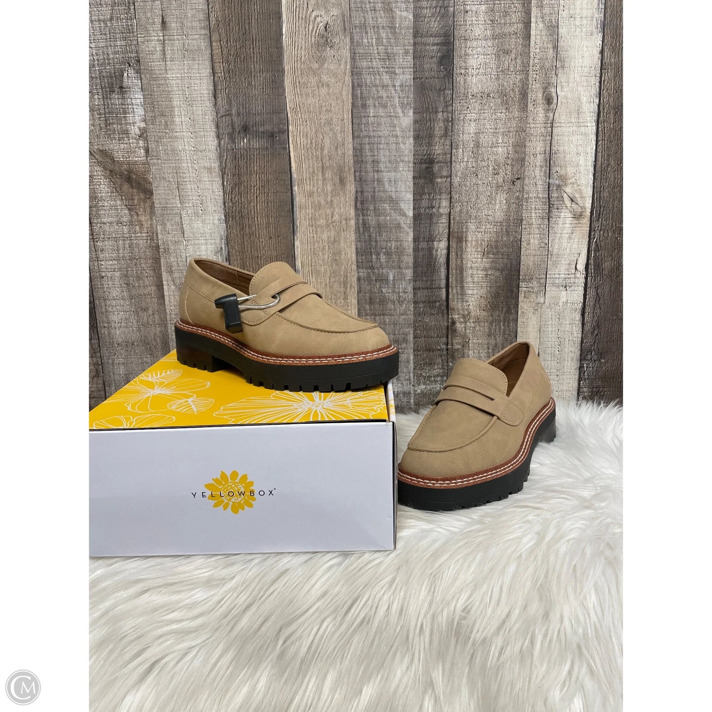 Shoes Flats By Yellow Box In Tan, Size: 6