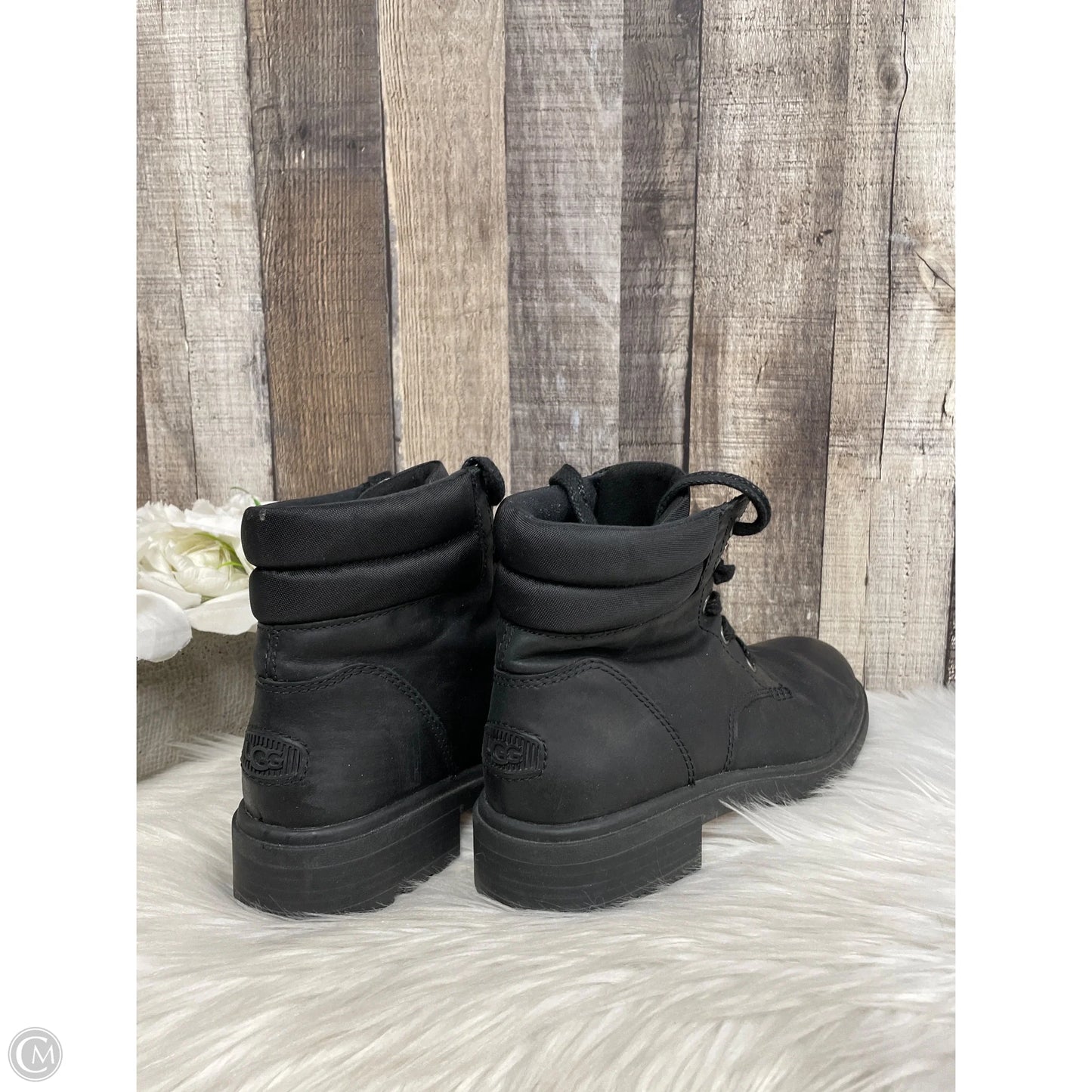Boots Designer By Ugg In Black, Size: 8