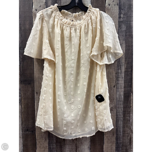 Top Short Sleeve By Betseys Boutique Shop In Cream, Size: Xl