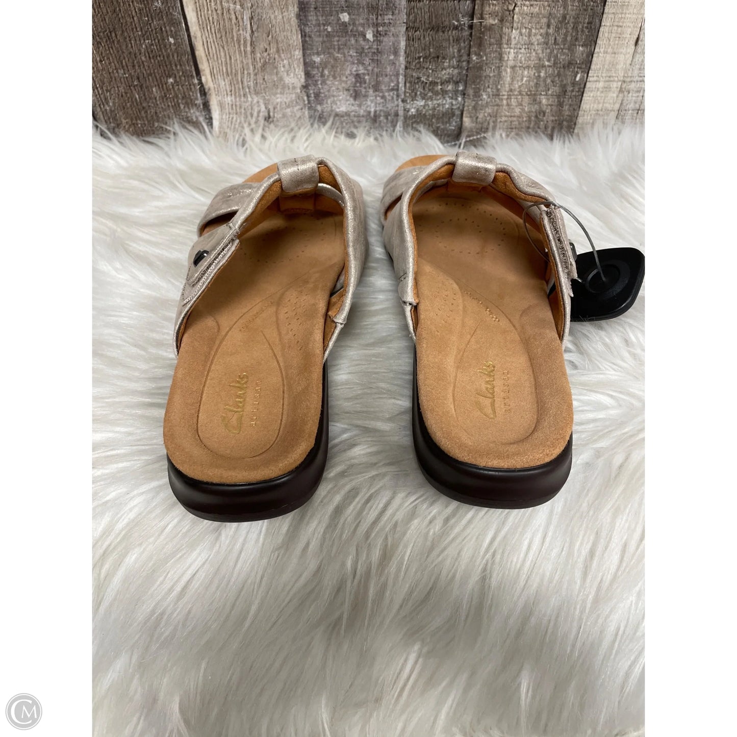 Sandals Flats By Clarks In Gold, Size: 7.5