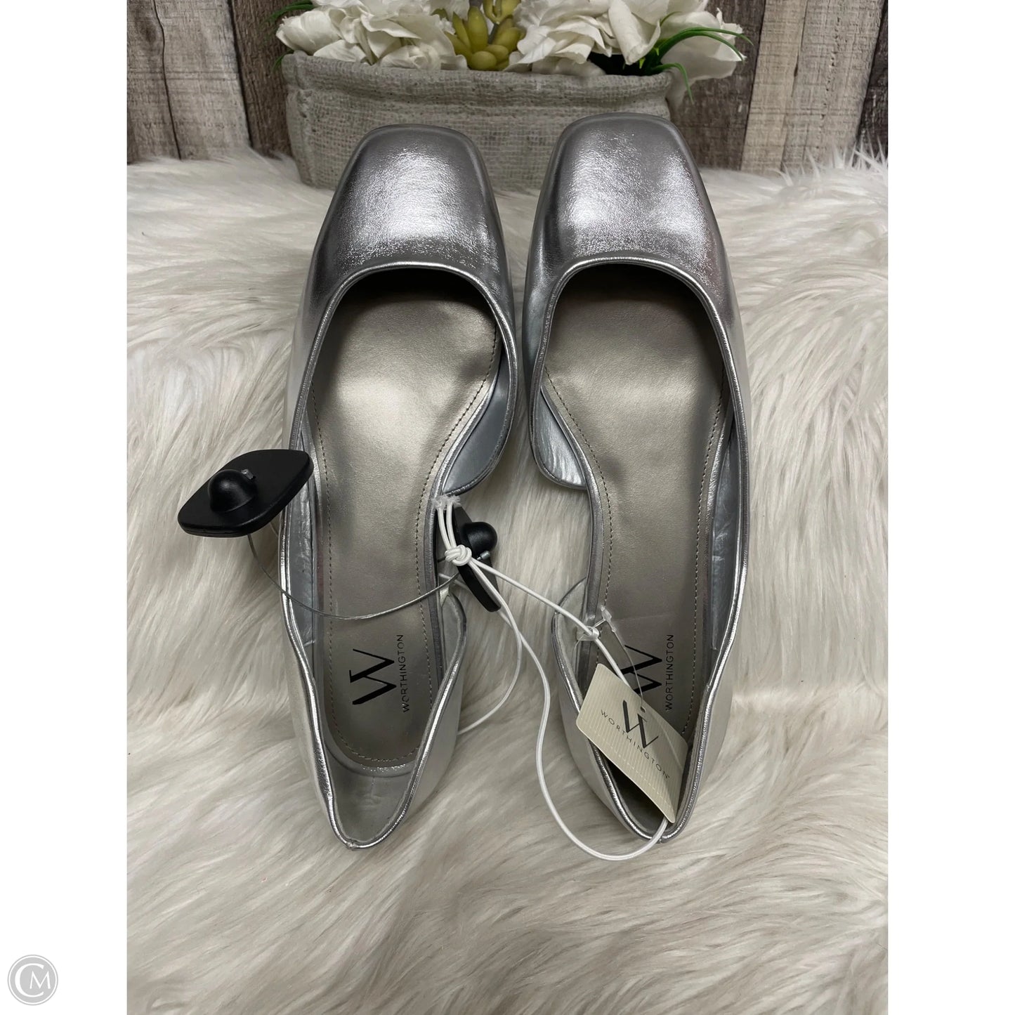 Shoes Flats By Worthington In Silver, Size: 9.5