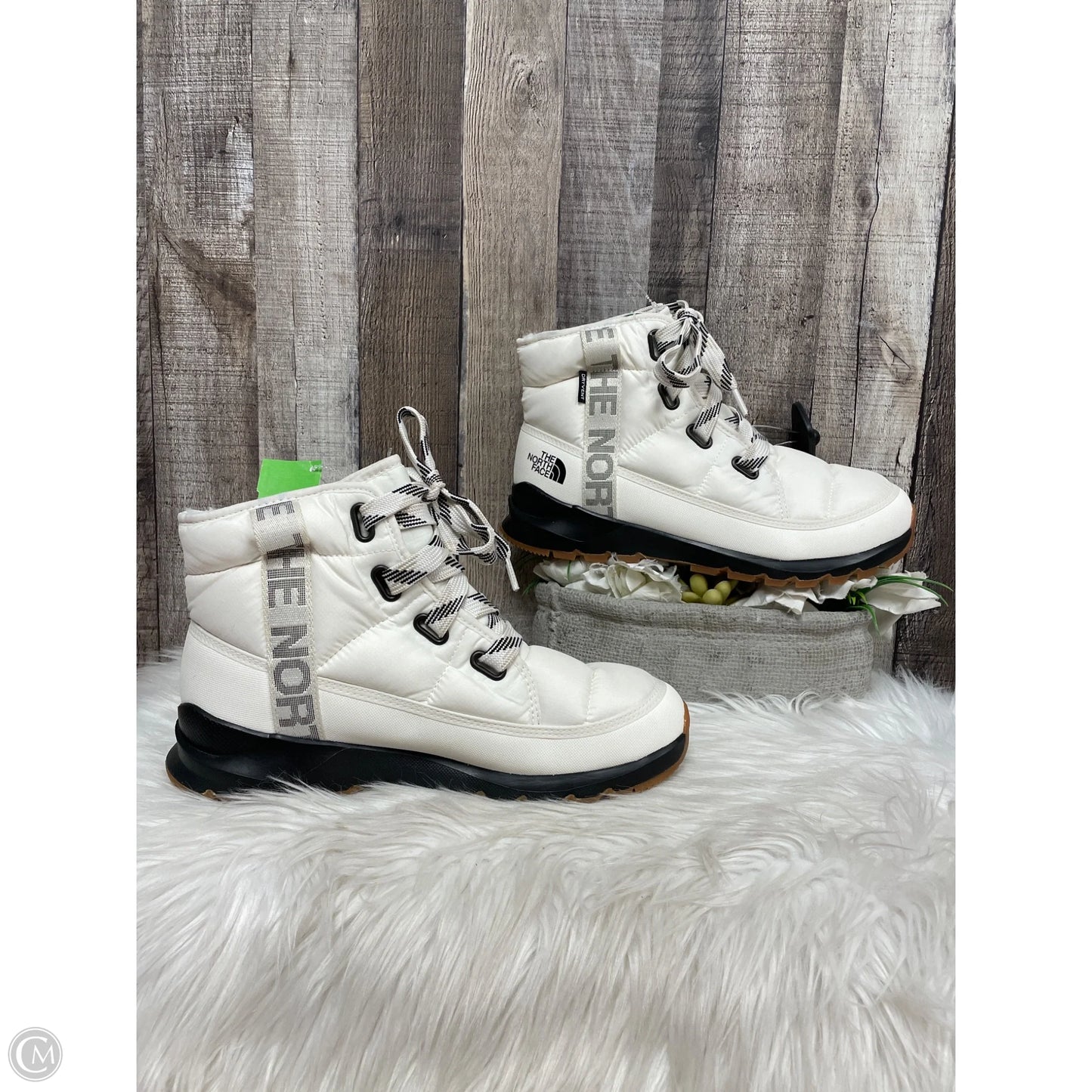 Boots Snow By The North Face In Ivory, Size: 11