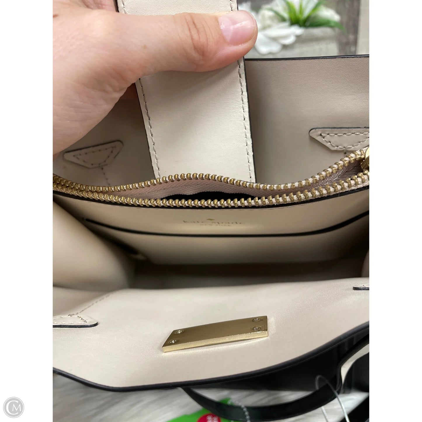 Crossbody Designer By Kate Spade, Size: Medium