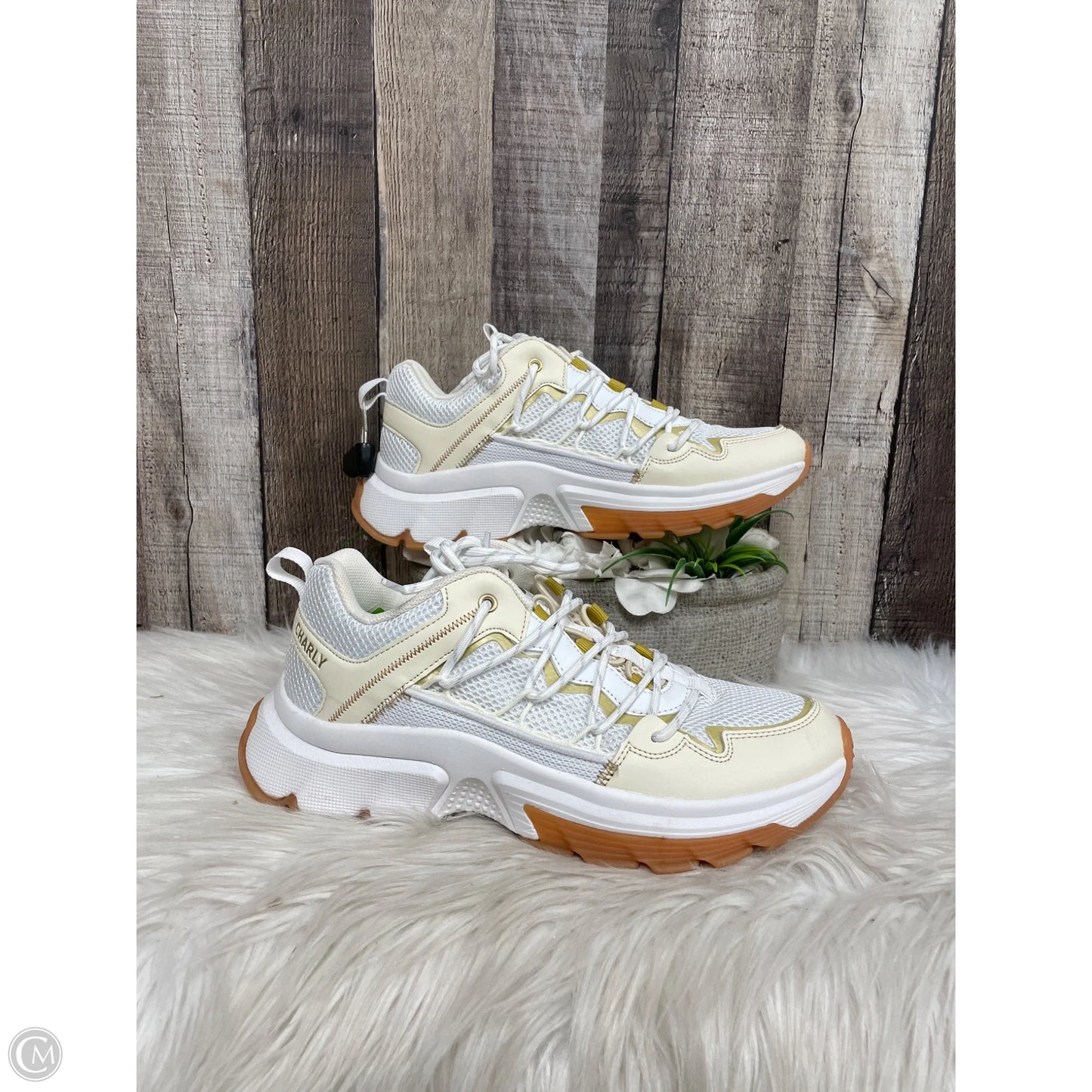 Shoes Athletic By Cme In White, Size: 9