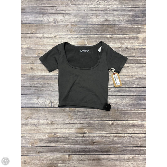 Top Short Sleeve By Cme In Grey, Size: M