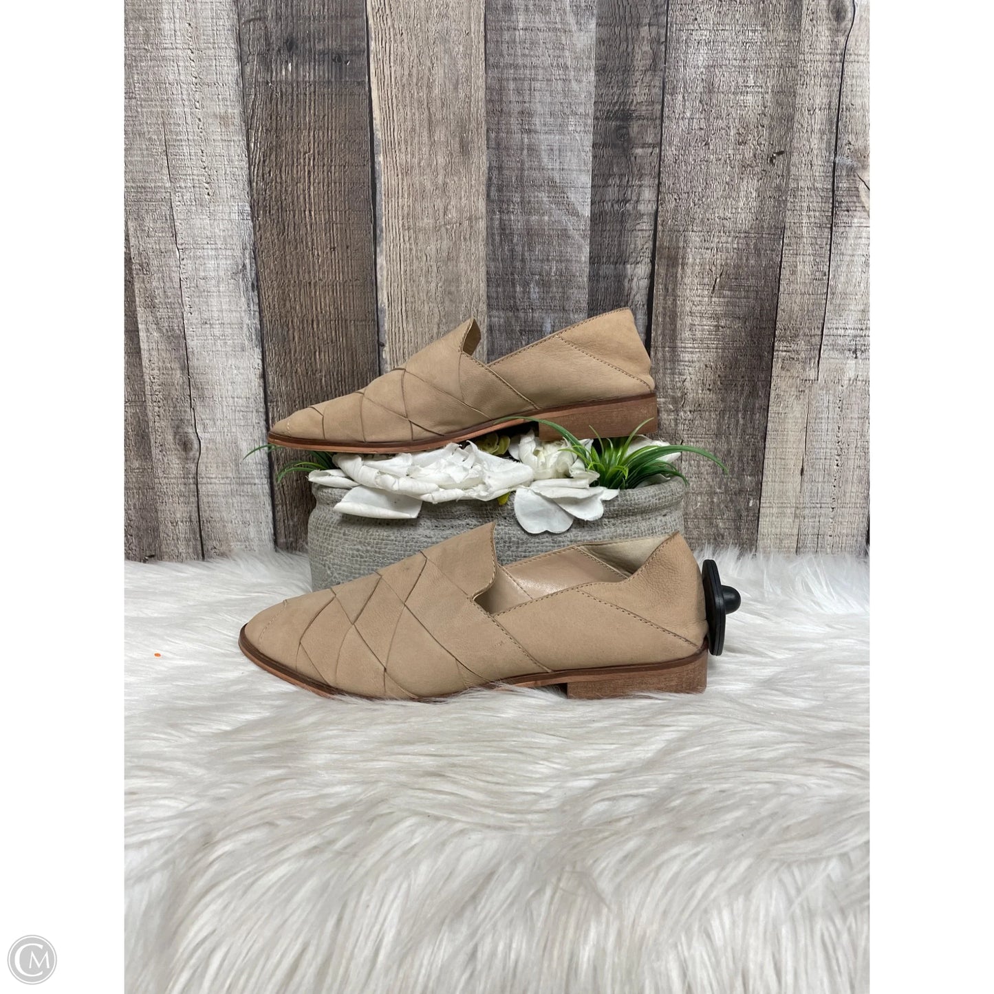 Shoes Flats By Diba In Beige, Size: 7.5