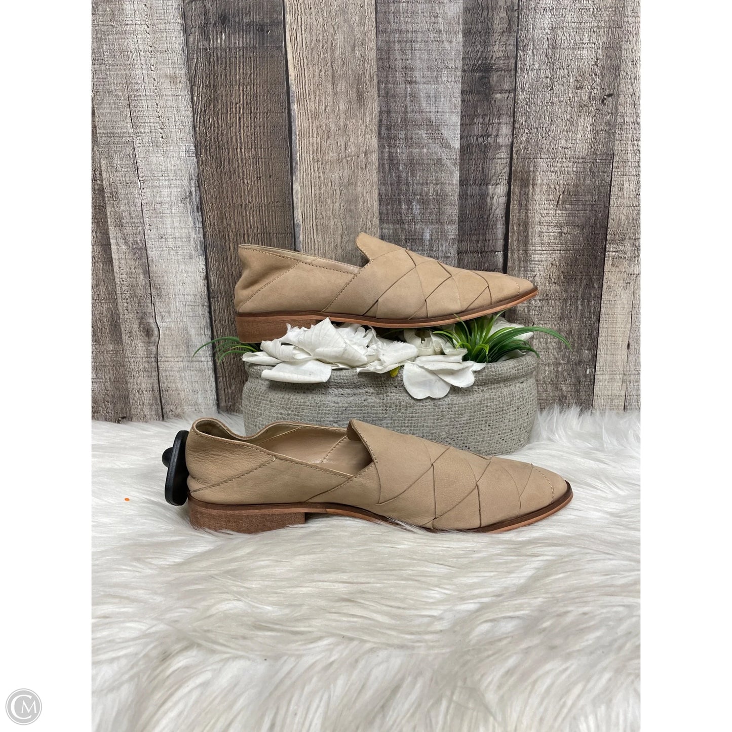 Shoes Flats By Diba In Beige, Size: 7.5