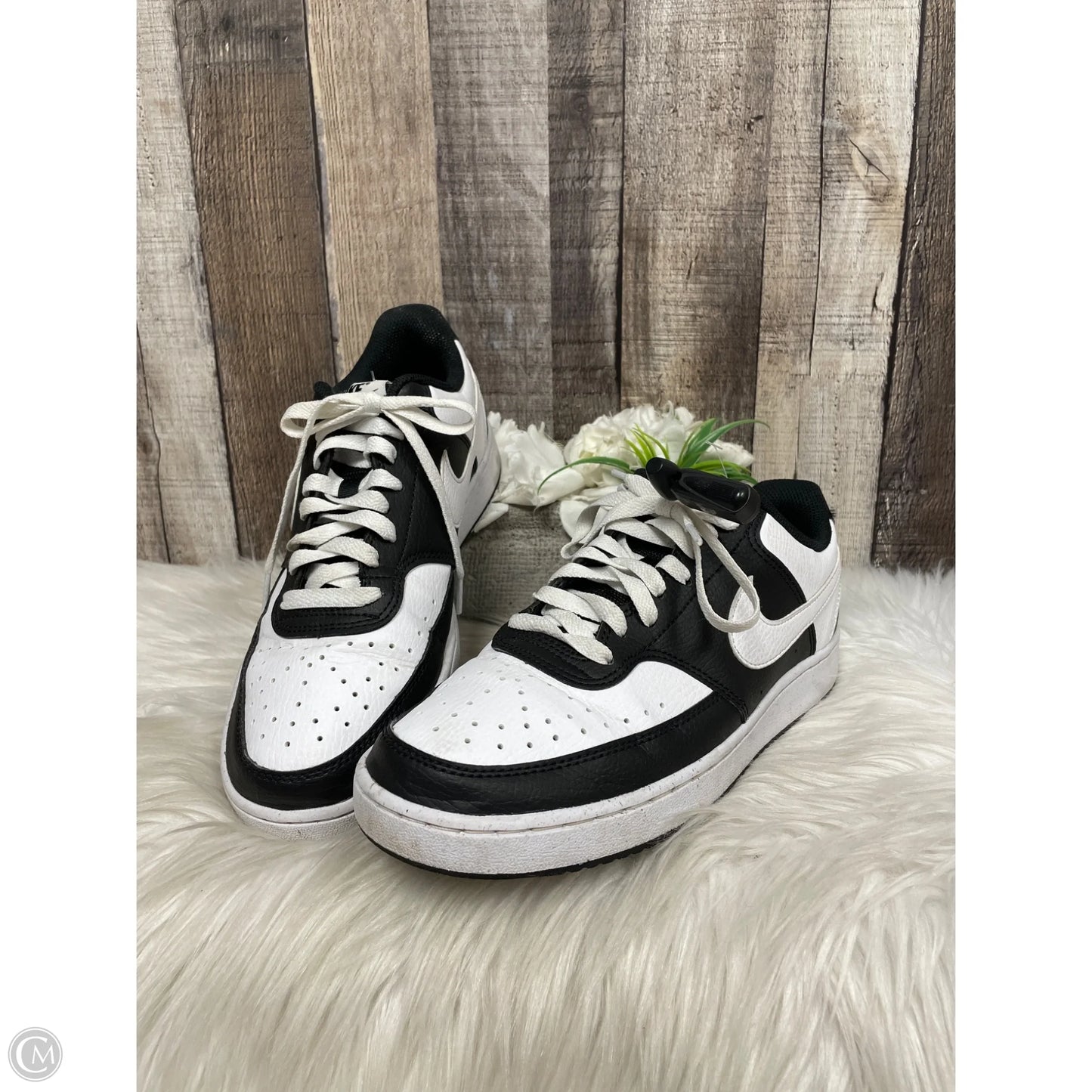 Shoes Athletic By Nike In White, Size: 9.5