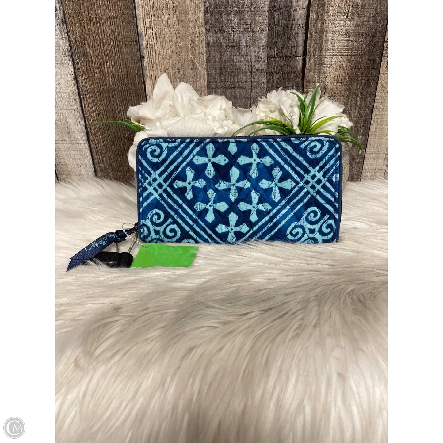 Wallet By Vera Bradley, Size: Medium