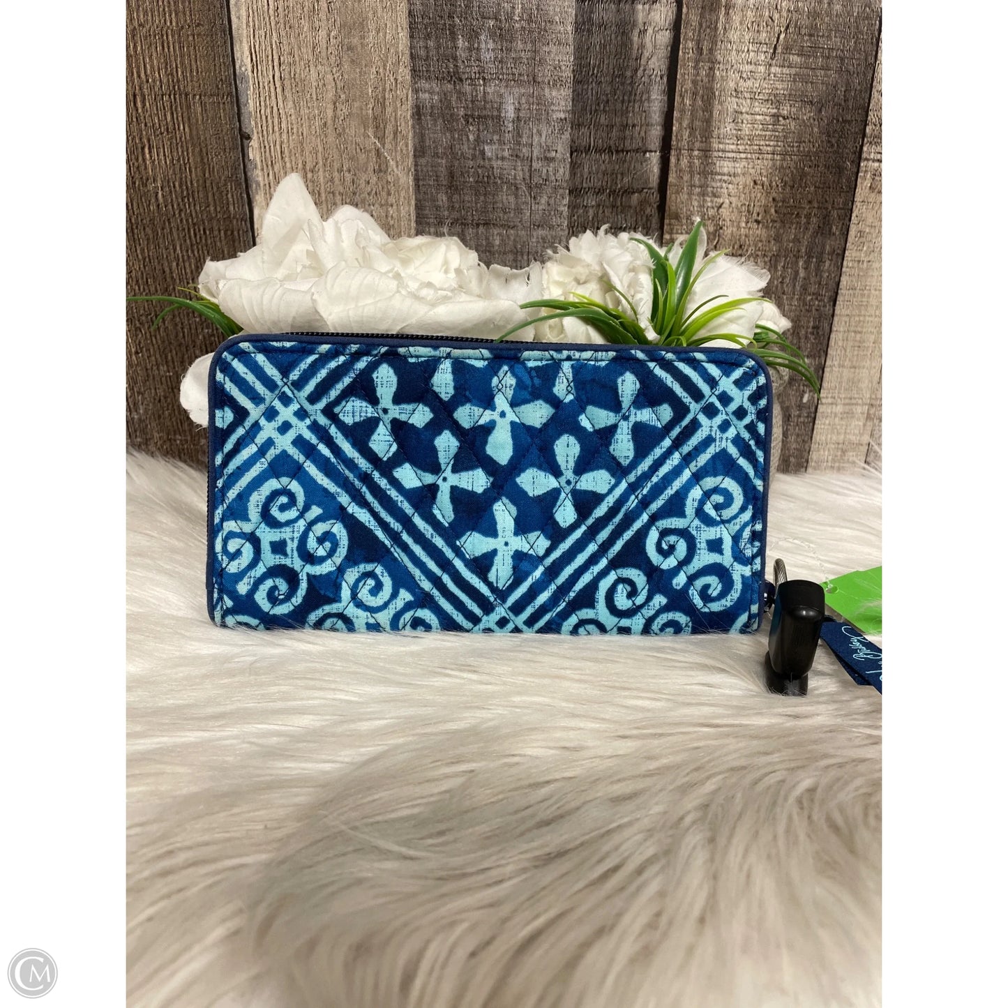 Wallet By Vera Bradley, Size: Medium