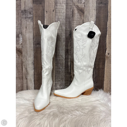 Boots Knee Flats By Cmf In White, Size: 9