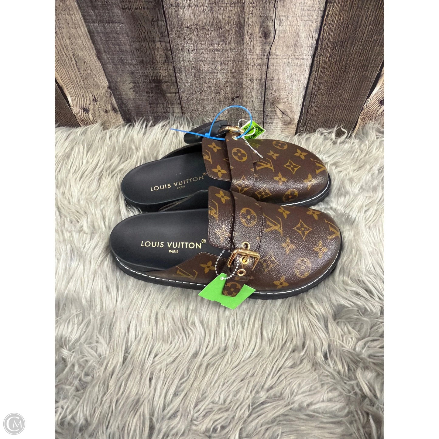 Shoes Luxury Designer By Louis Vuitton In Brown & Gold, Size: 9