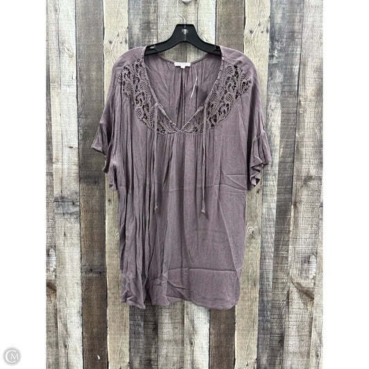Top Short Sleeve By Maurices In Mauve, Size: 1x