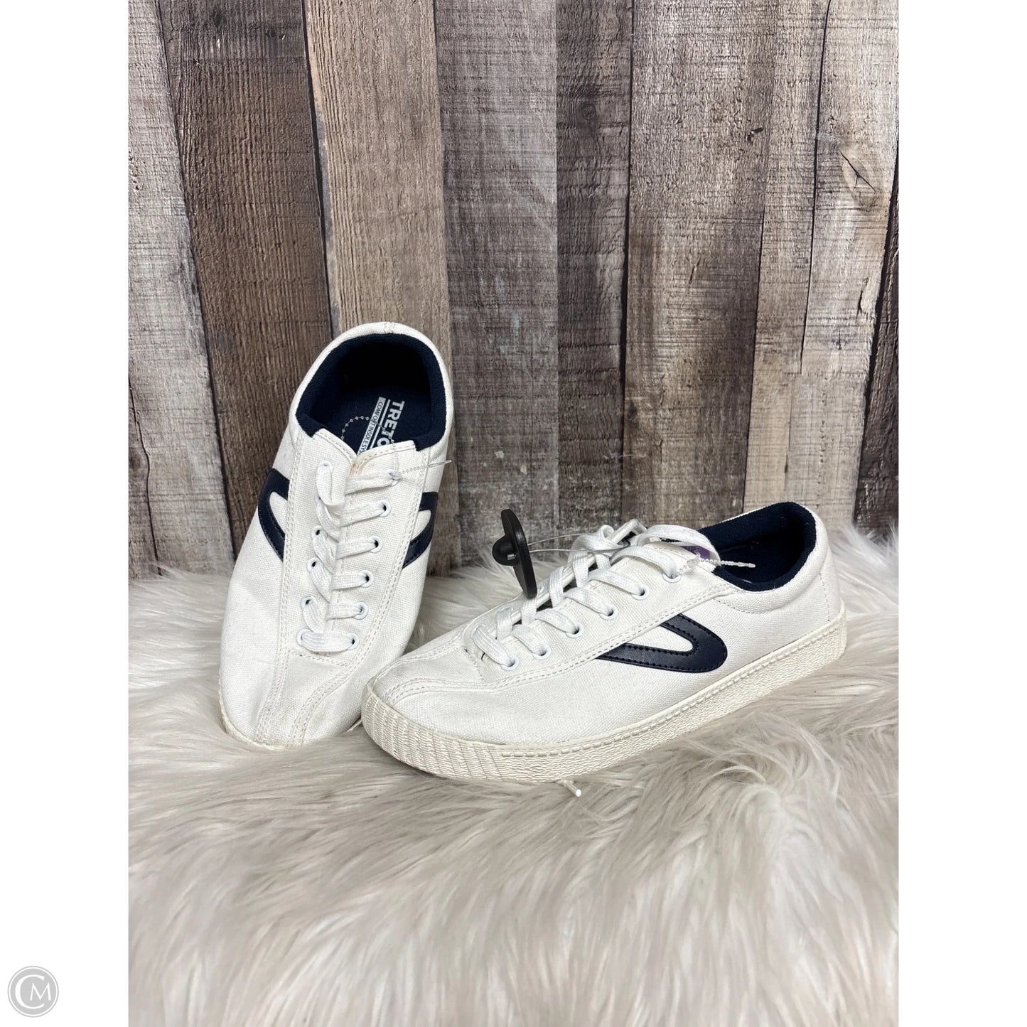 Shoes Sneakers By Tretorn In White, Size: 8.5