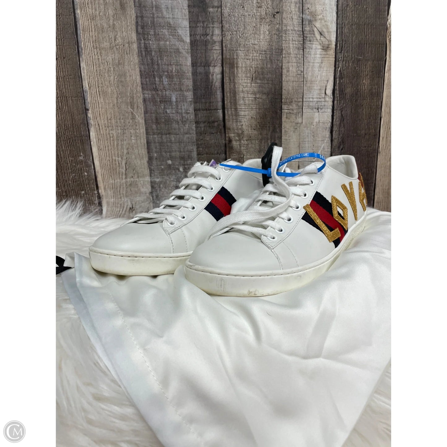Shoes Luxury Designer By Gucci In White, Size: 9.5