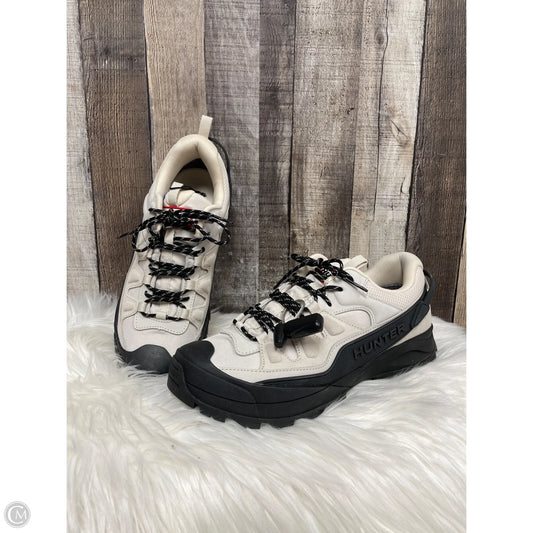Shoes Sneakers By Hunter In Cream, Size: 10