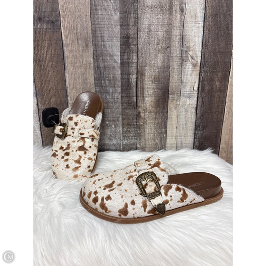Shoes Flats By Crown Vintage In Animal Print, Size: 6.5