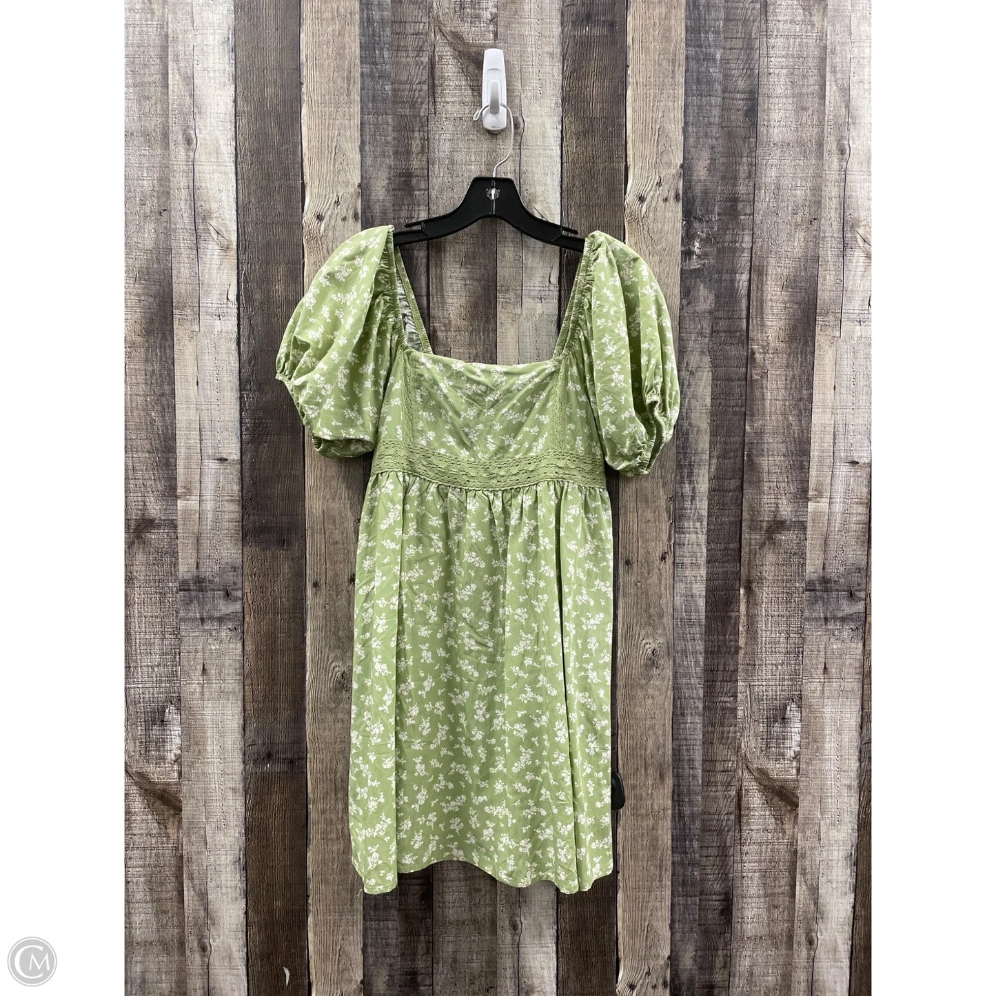 Dress Casual Short By Cmf In Green & White, Size: S