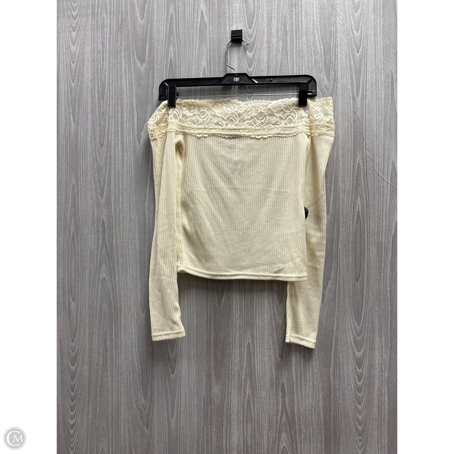 Top Long Sleeve By Divided In Cream, Size: Xs