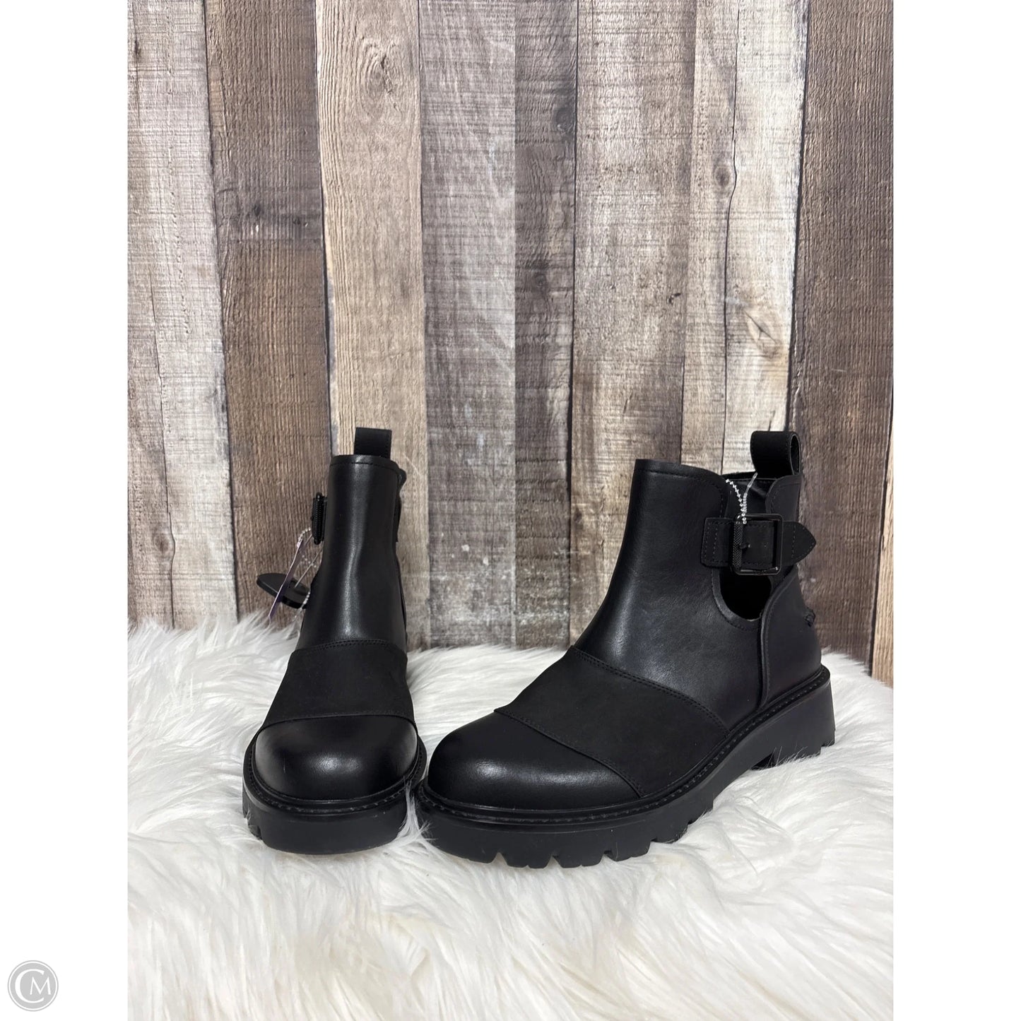 Boots Designer By Ugg In Black, Size: 8.5