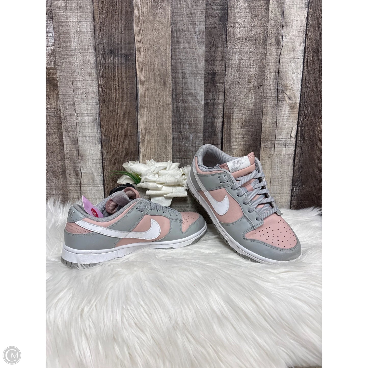 Shoes Athletic By Nike In Grey & Pink, Size: 7