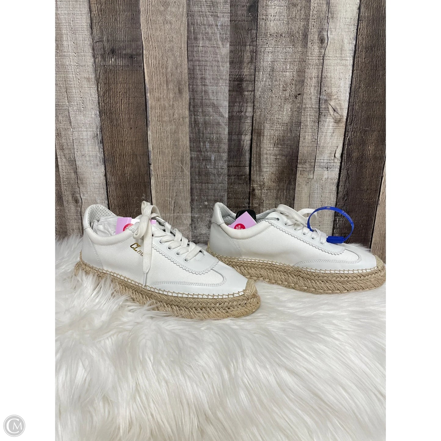 Shoes Luxury Designer By Christian Louboutin In White, Size: 9.5