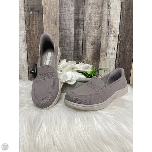 Shoes Athletic By Skechers In Grey, Size: 9.5