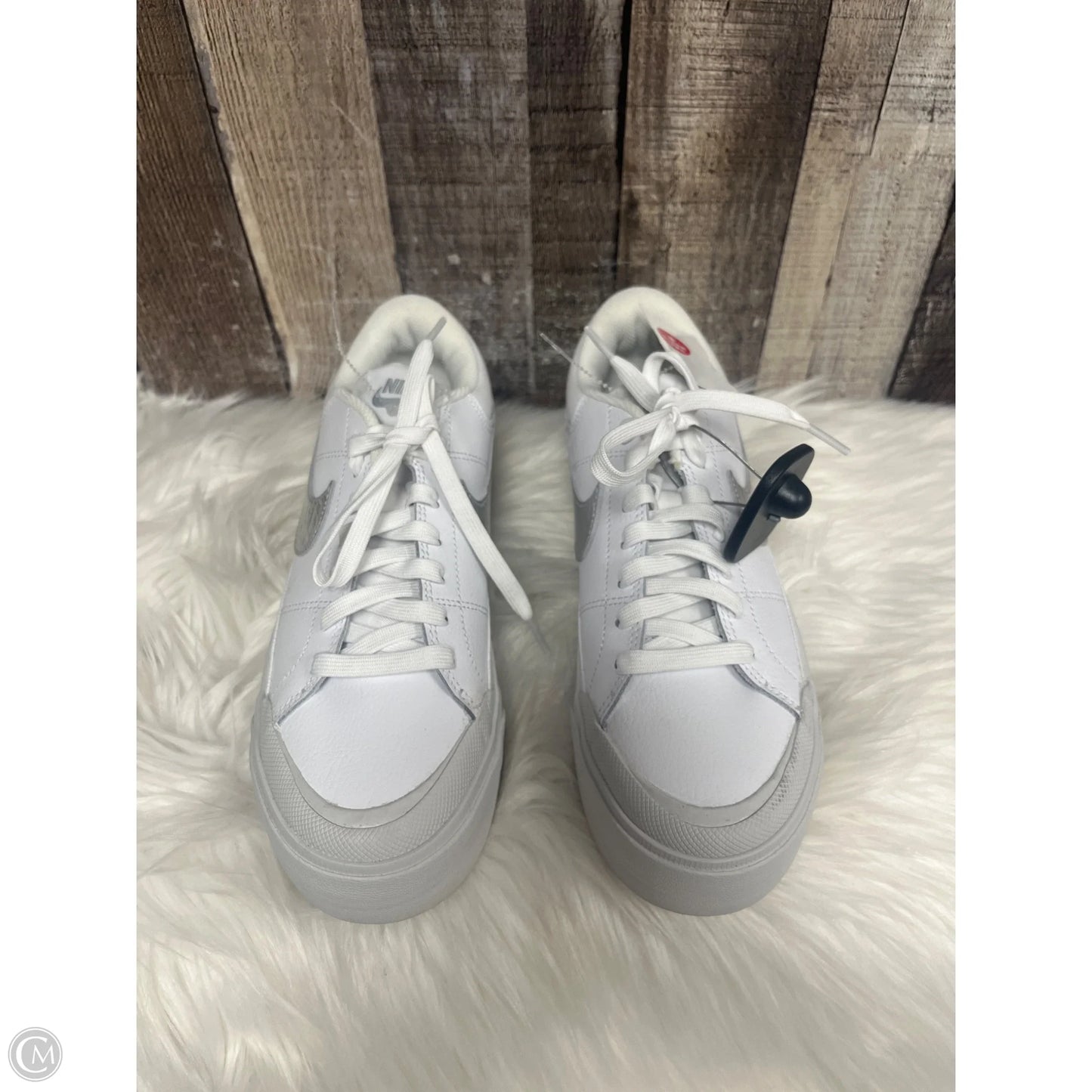 Shoes Athletic By Nike In White, Size: 8