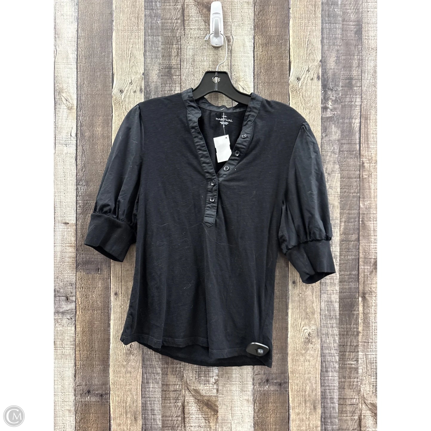 Top Short Sleeve By Habitual In Black, Size: S