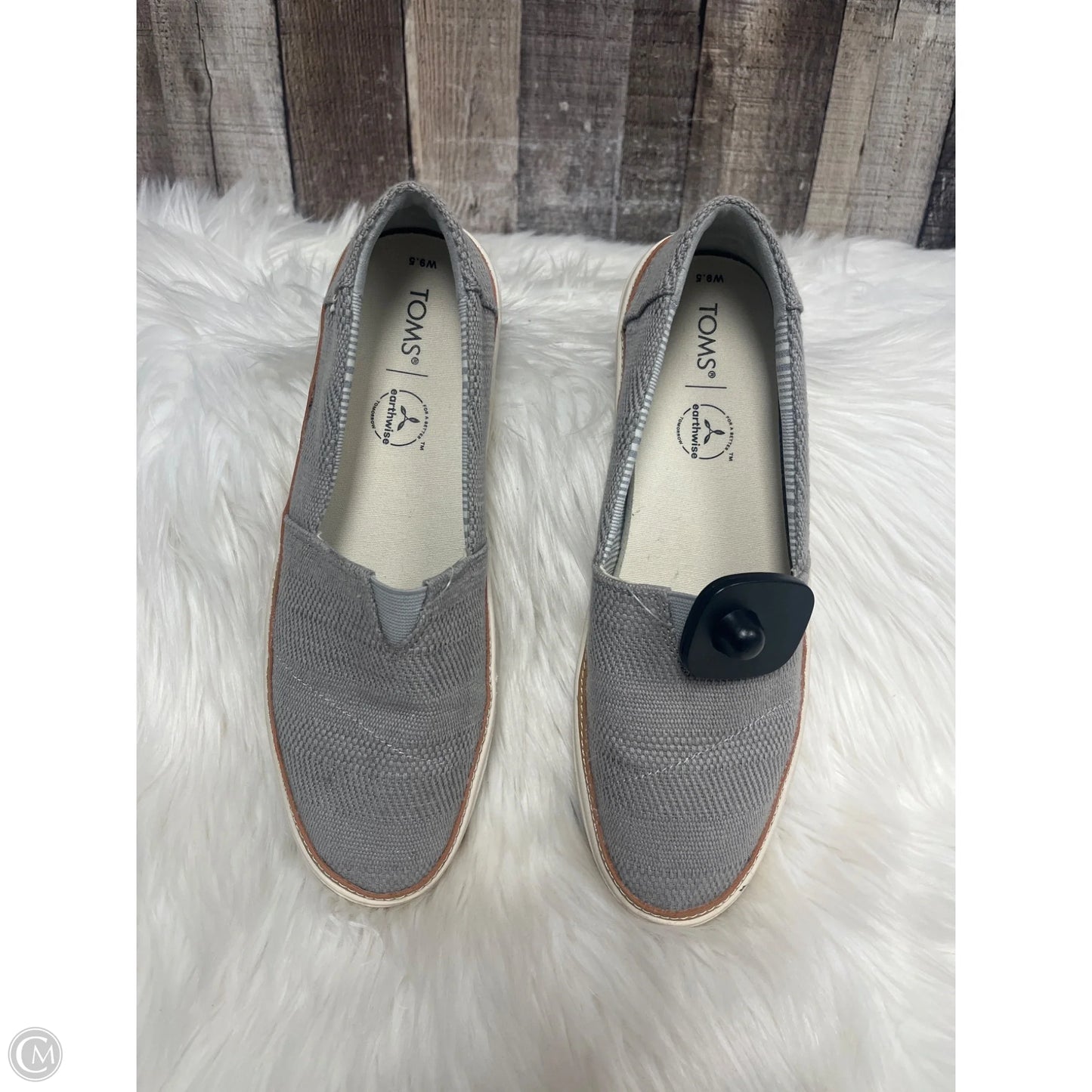 Shoes Flats By Toms In Grey, Size: 9.5