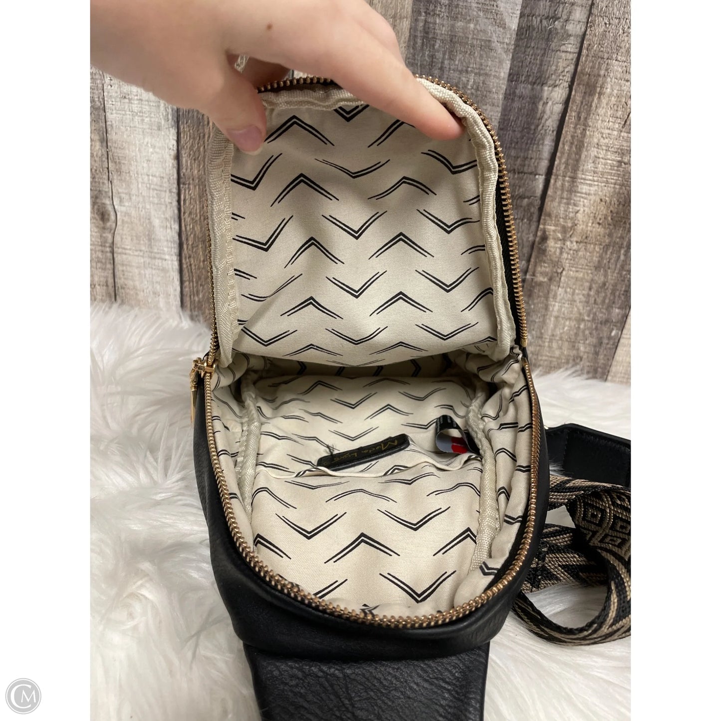Crossbody By Cme, Size: Medium
