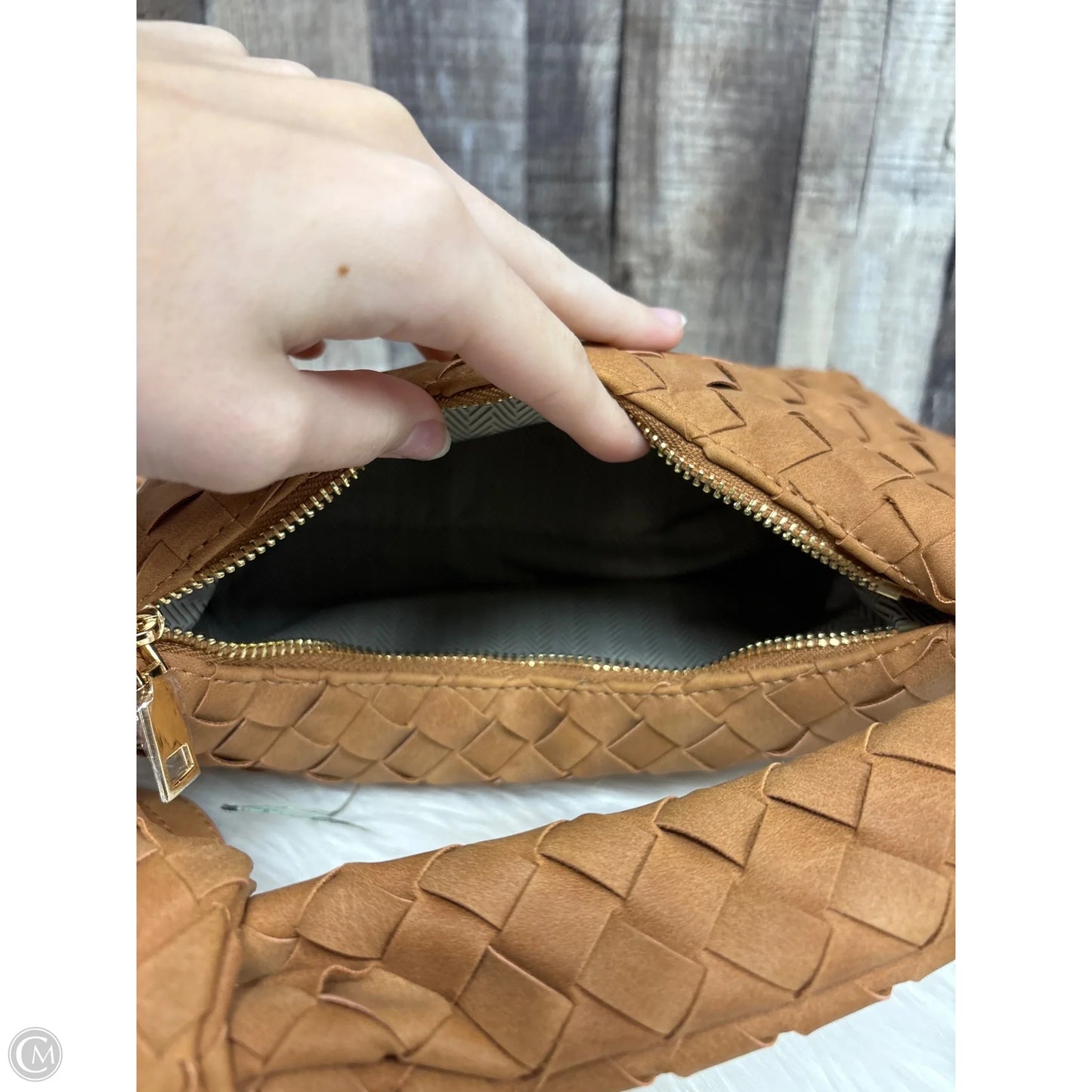 Crossbody By Cmf, Size: Medium