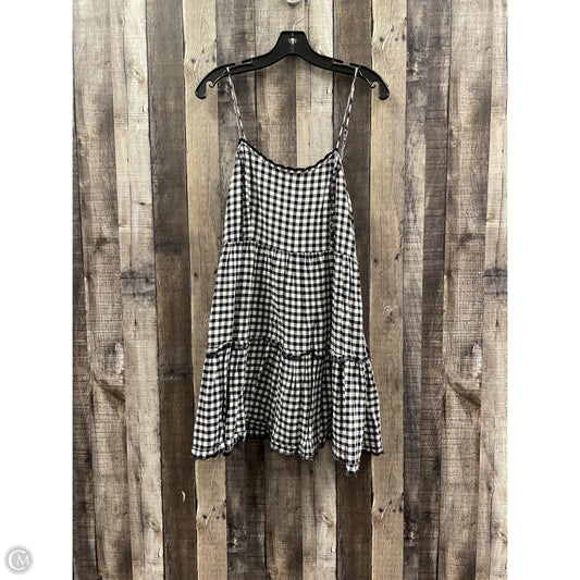 Dress Casual Short By Urban Outfitters In Checkered Pattern, Size: M