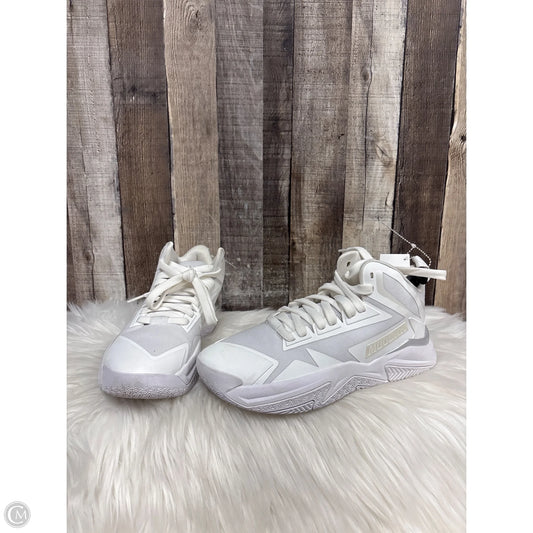 Shoes Athletic By Clothes Mentor In White, Size: 8