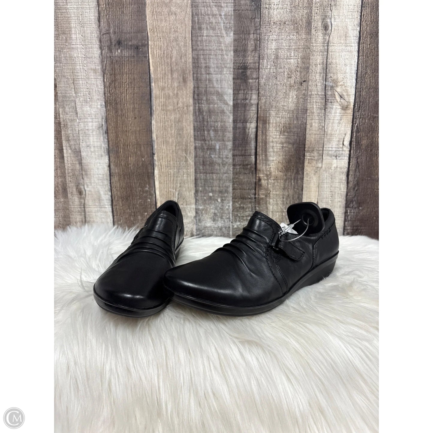 Shoes Flats By Clarks In Black, Size: 8