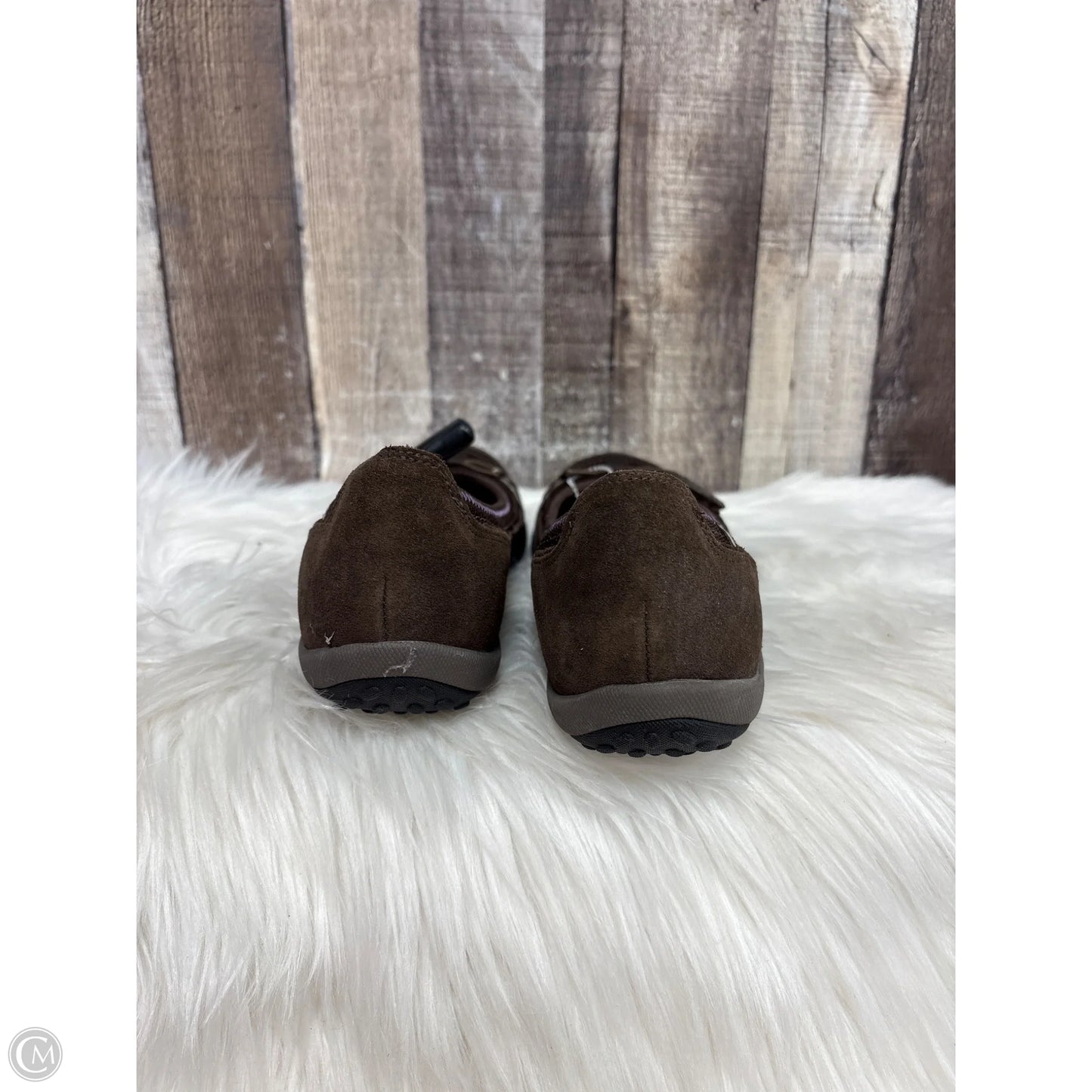Shoes Flats By Clarks In Brown, Size: 8