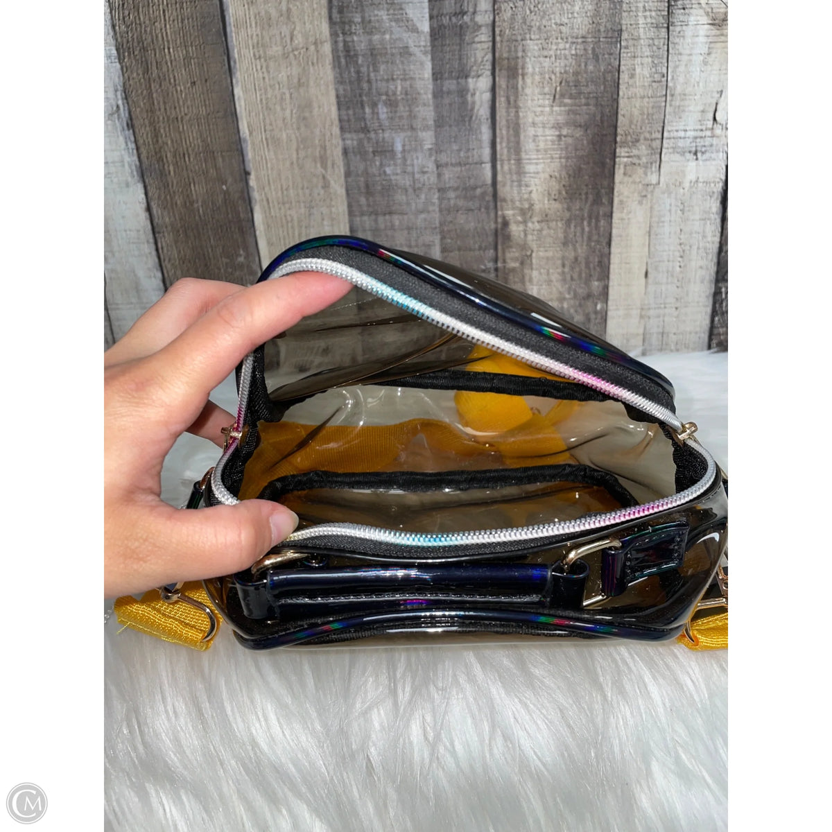 Crossbody By Cmf, Size: Medium