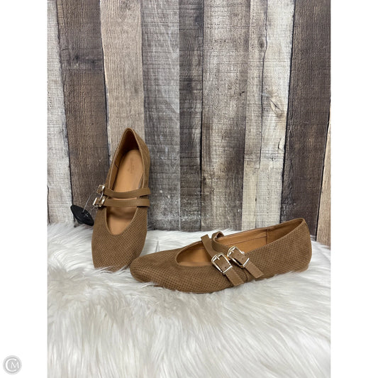 Shoes Flats By Universal Thread In Tan, Size: 9.5