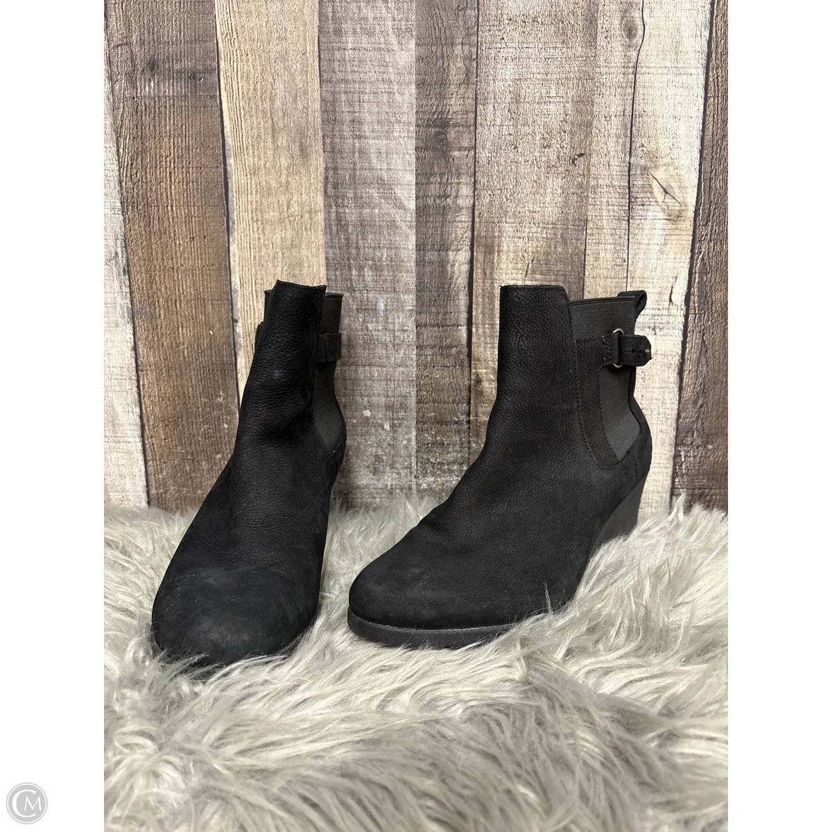 Boots Designer By Ugg In Black, Size: 9.5