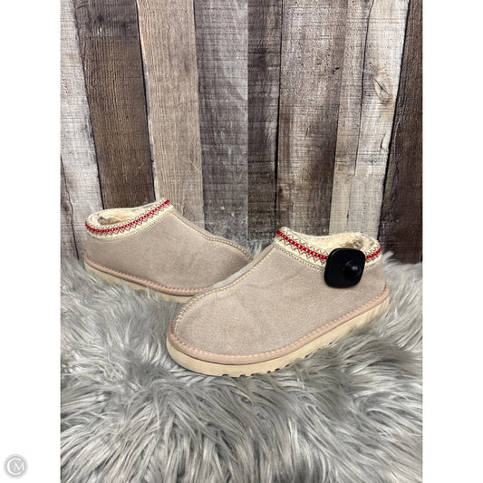 Shoes Flats By Cmf In Tan, Size: 9