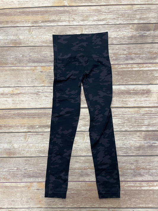 Athletic Leggings By Spanx In Camouflage Print, Size: M