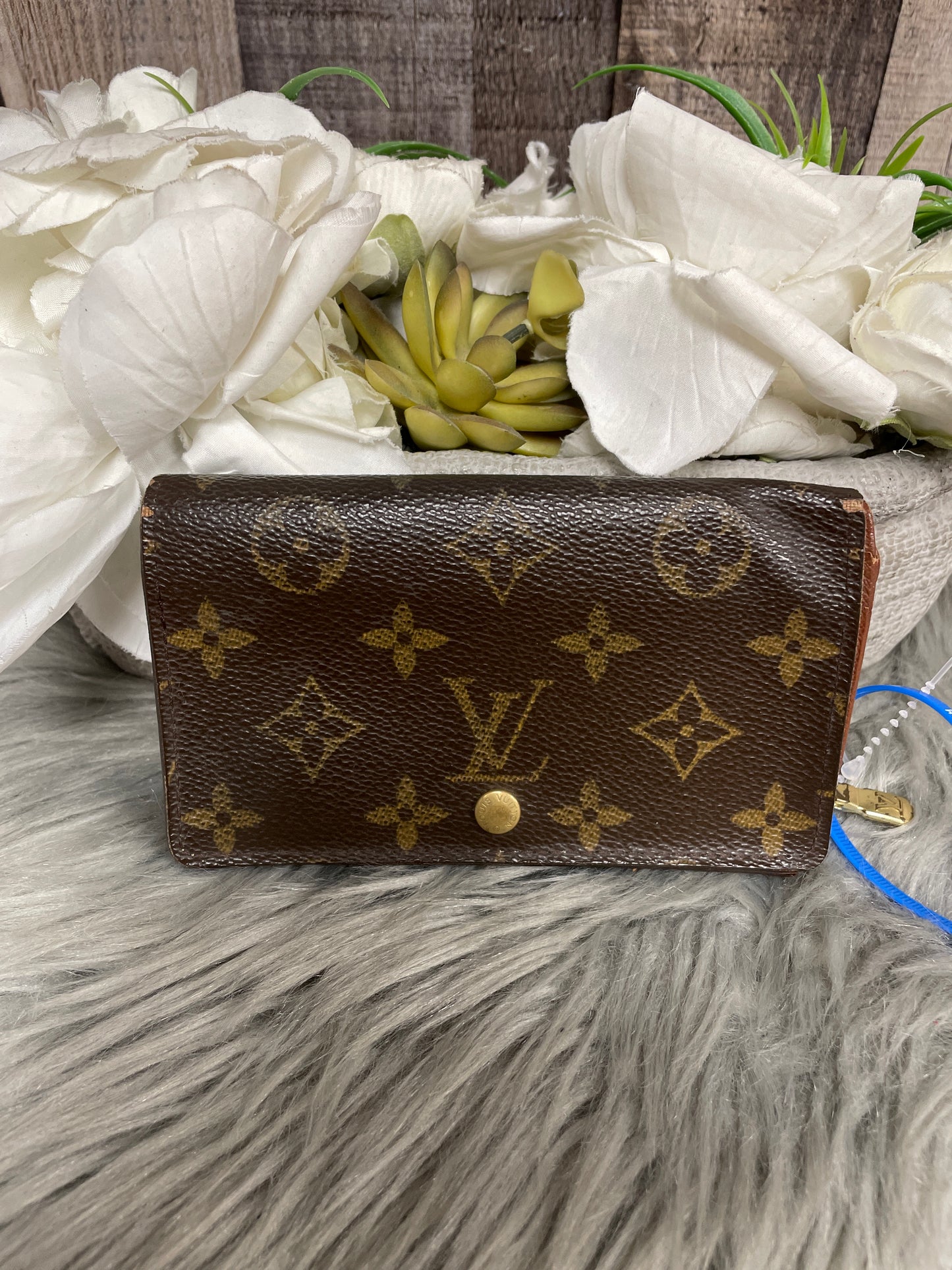 Wallet Luxury Designer By Louis Vuitton, Size: Small