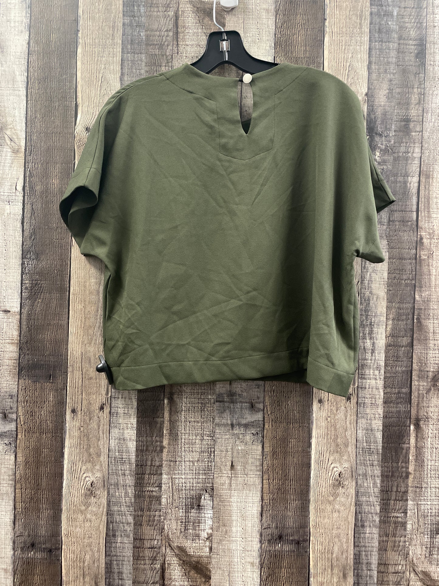 Top Short Sleeve By Cme In Green, Size: L