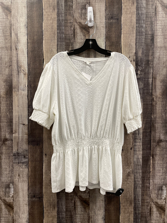 Top Short Sleeve By Cato In White, Size: 1x