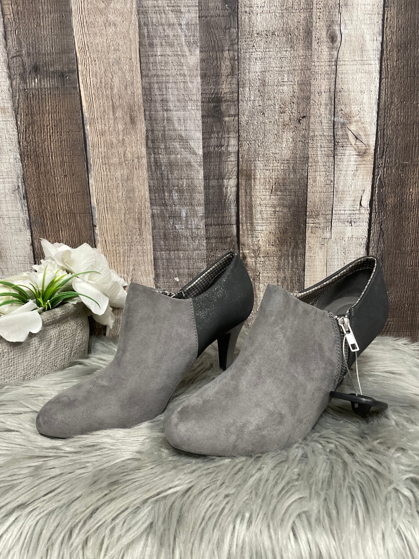 Boots Ankle Heels By Cme In Grey, Size: 9