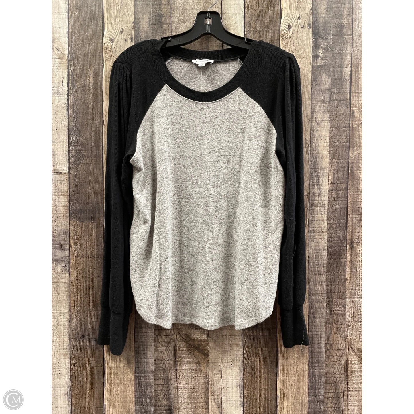 Top Long Sleeve By Evereve In Grey, Size: M