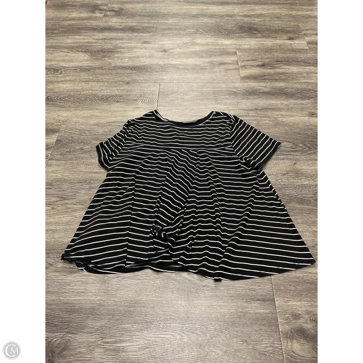 Athletic Top Short Sleeve By Old Navy In Striped Pattern, Size: S