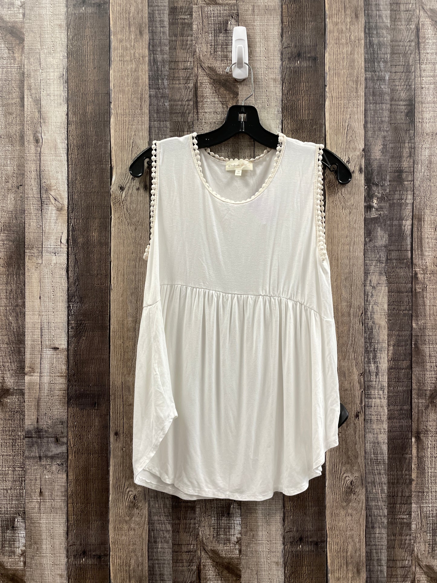 White Top Sleeveless Cme, Size M