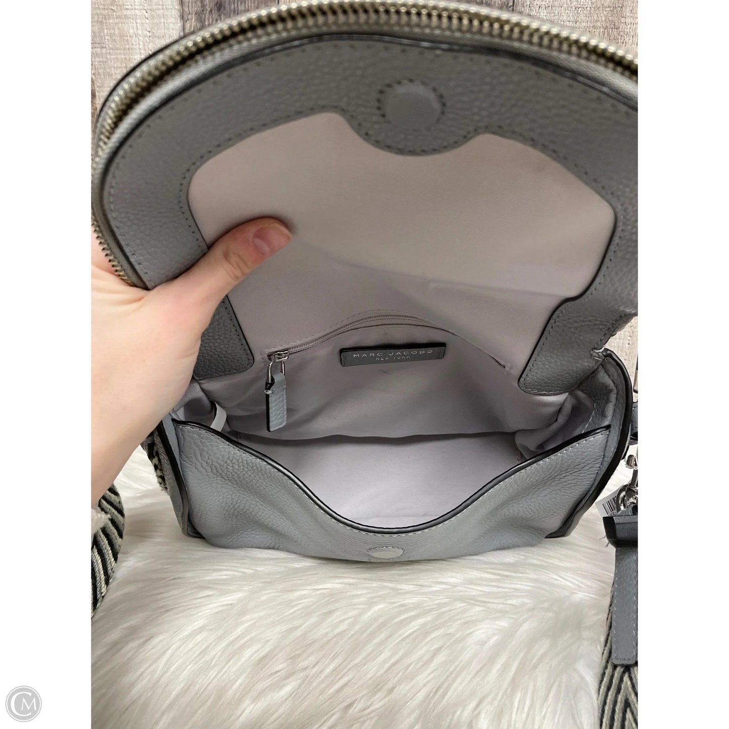 Crossbody Luxury Designer By Marc Jacobs, Size: Medium