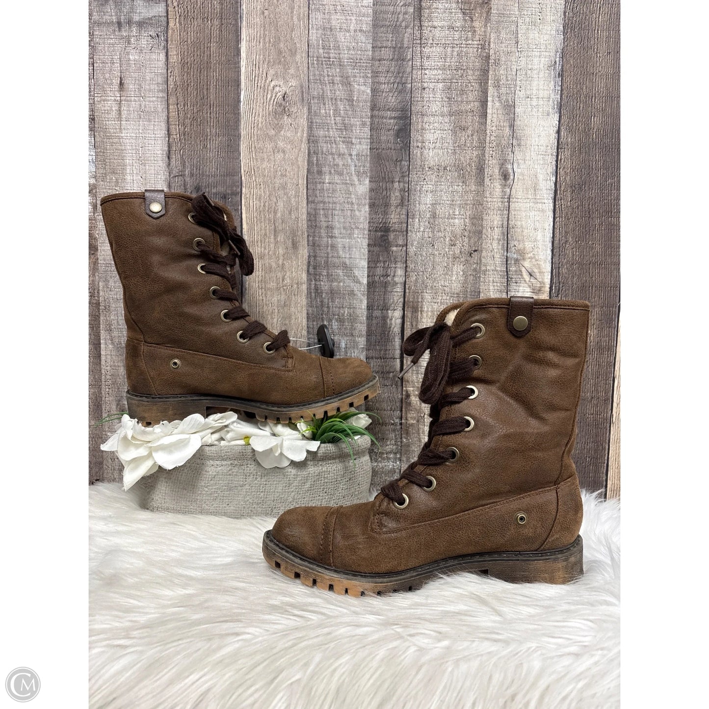 Boots Ankle Flats By Roxy In Brown, Size: 9